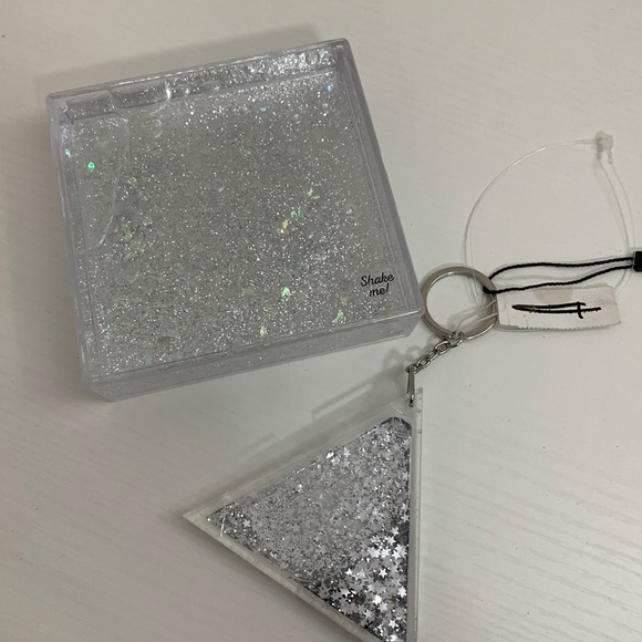 New, glitter picture frame and key chain picture frame. - Picture 1 of 3